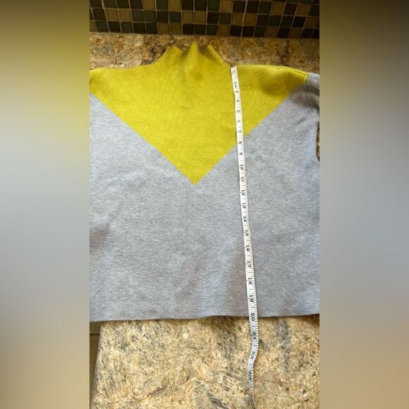 Cynthia Rowley Retro Inspired Sweater - Picture 6 of 7